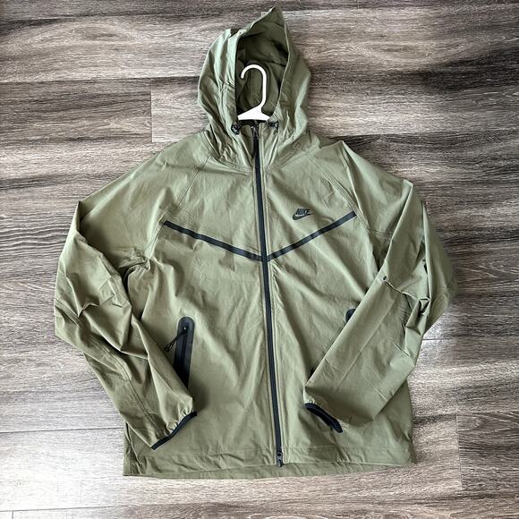Nike Sportswear Tech Windrunner Woven Green Jacket Men's Medium - HM7151-223